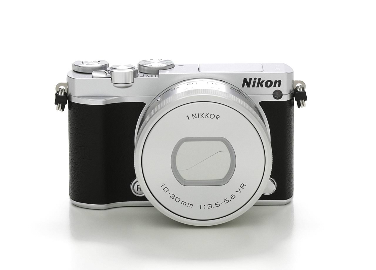 Nikon 1 J5ミラーレスデジタルカメラ（10-30mm PD-ZOOMレンズ付き）（シルバー）（国際モデル）保証なし