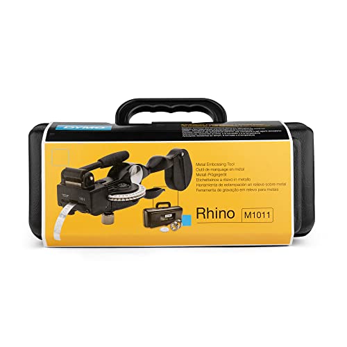 DYMO - D101105 Rhino ラベラー、1011 メタル テープ エンボス システム キット、1 カード (M1101) ブラック